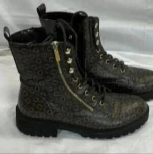 > Guess wglocate-m brown logo print lace up ankle boots 9.5M